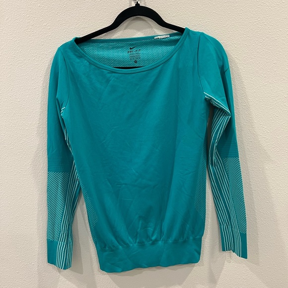 Nike Women's Dri-Fit Epic Crew Knit Training Shirt - Picture 1 of 3